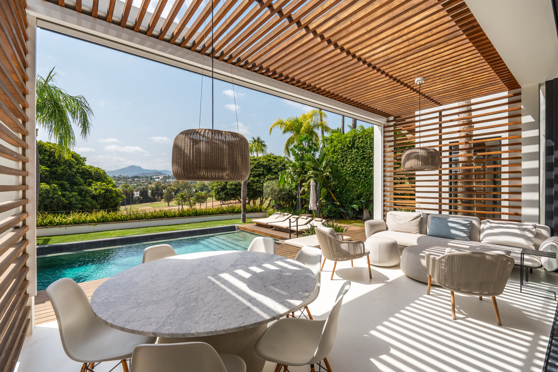5 Slaapk., 7 Badk. - Villa te koop in Nueva Andalucia, Marbella