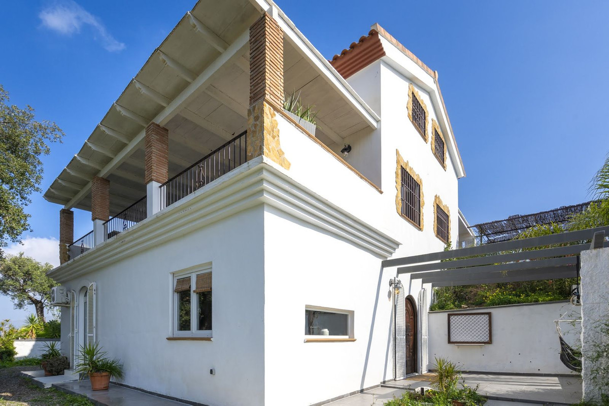Casa de 3 Dormitorios y 3 Baños en venta en Coin