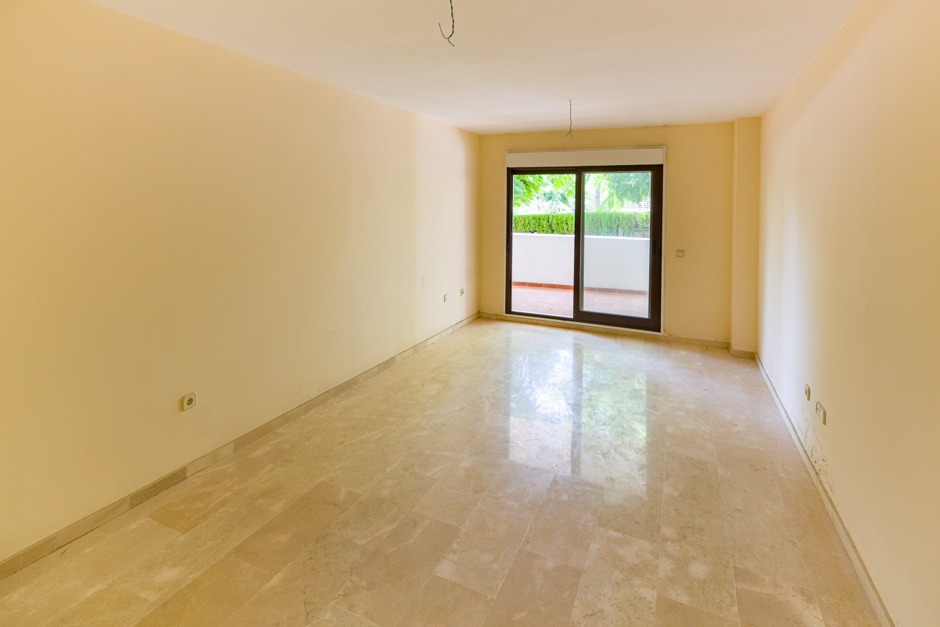 Piso de 3 Dormitorios y 2 Baños en venta en Estepona