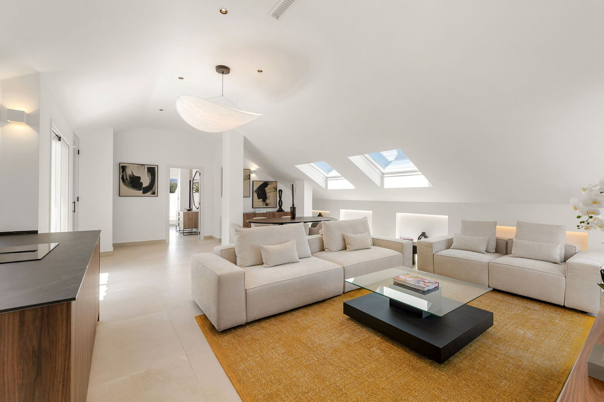 Ático de 3 Dormitorios en venta en Nueva Andalucía, Marbella