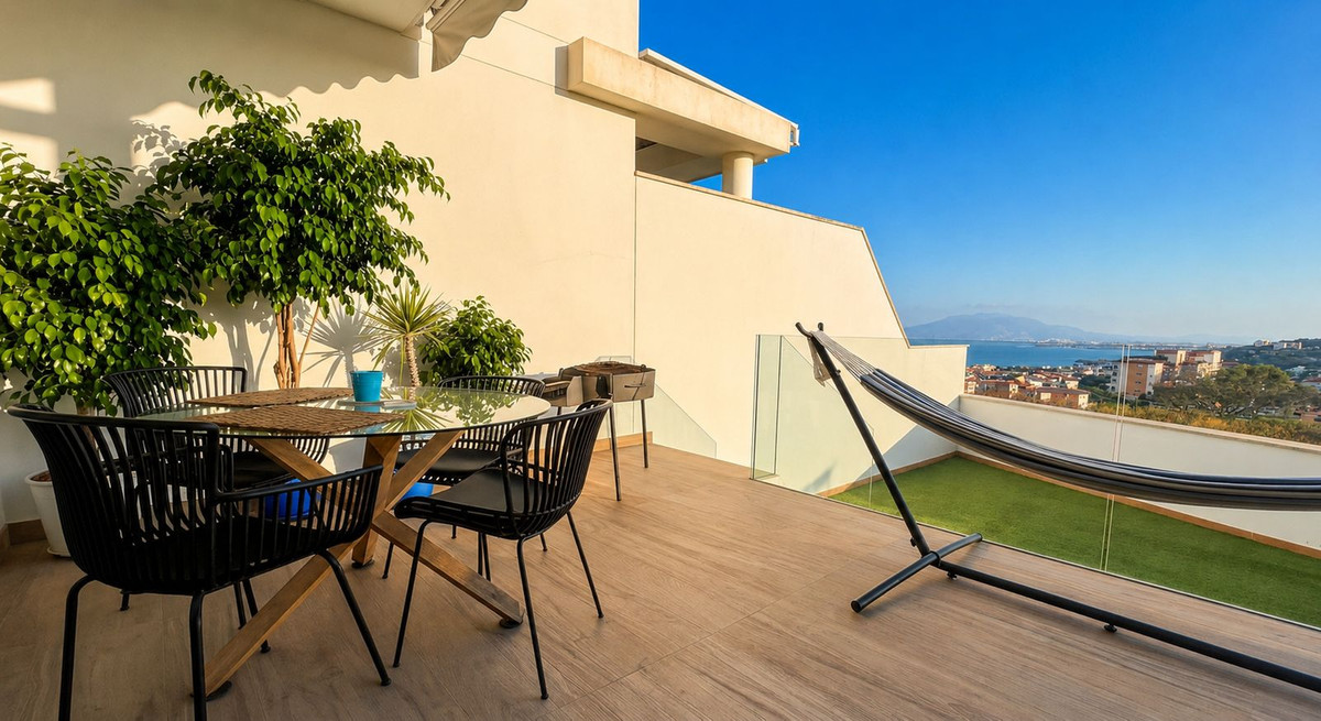 Casa Adosada de 3 Dormitorios y 3 Baños en venta en Málaga