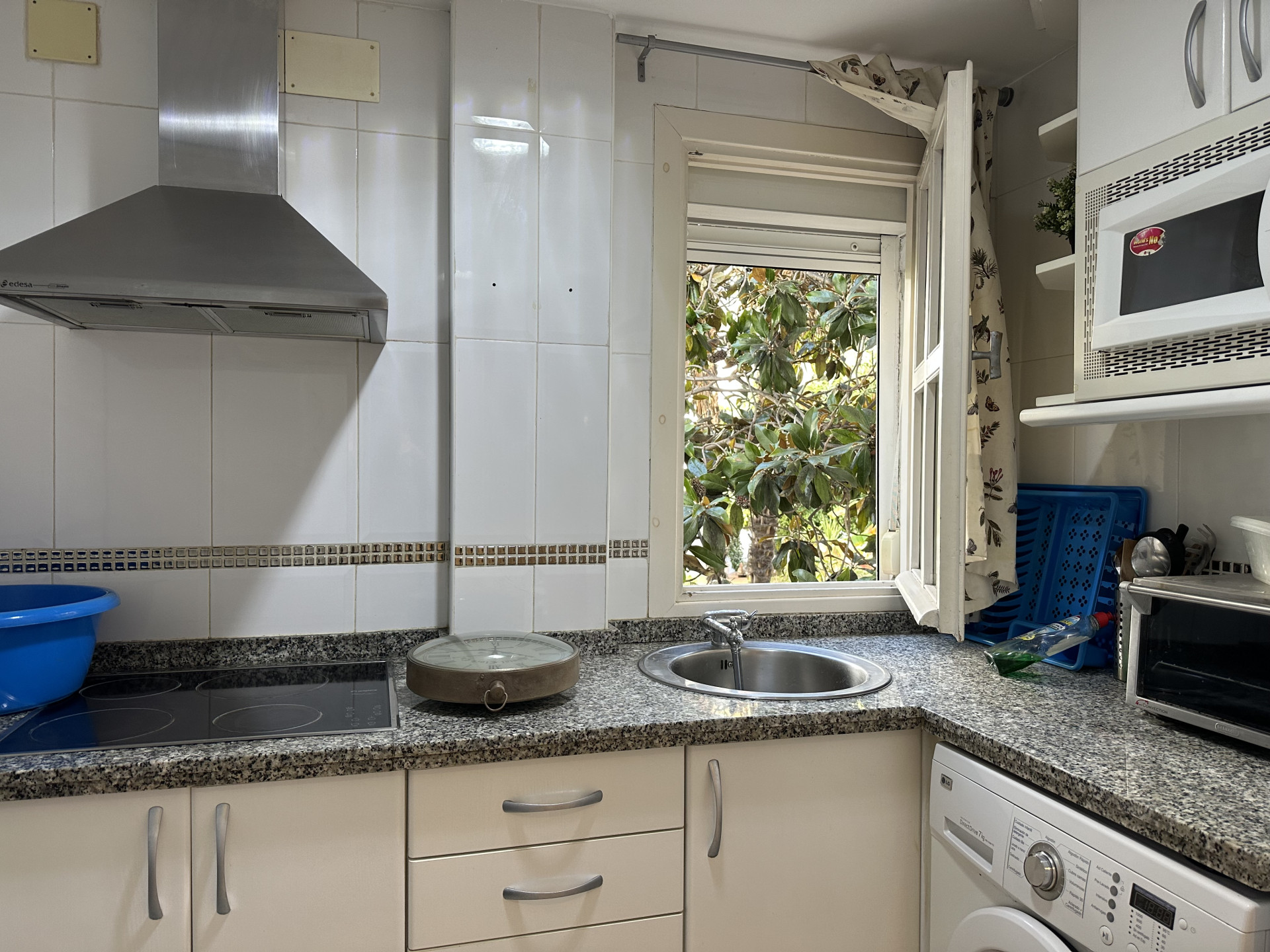 Casa Adosada de 3 Dormitorios en venta en Milla de Oro, Marbella