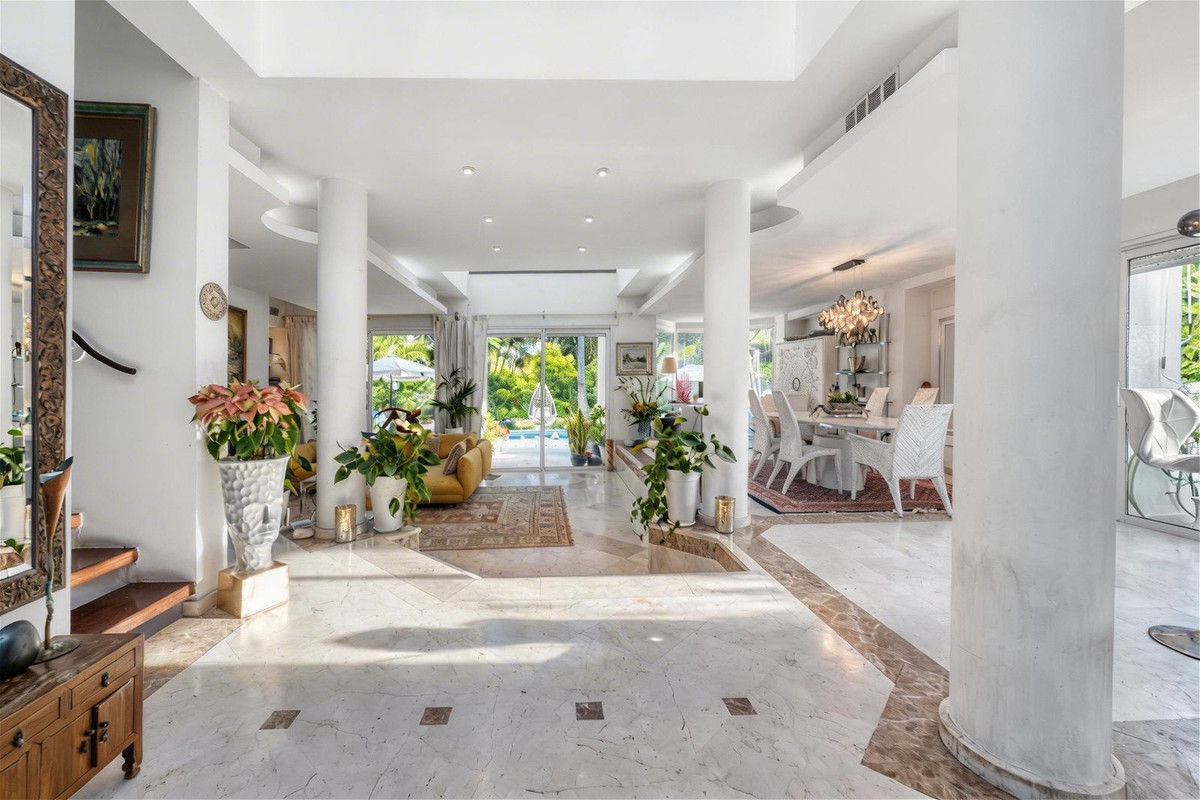4 спални - Вила за продажба в New Golden Mile, Estepona