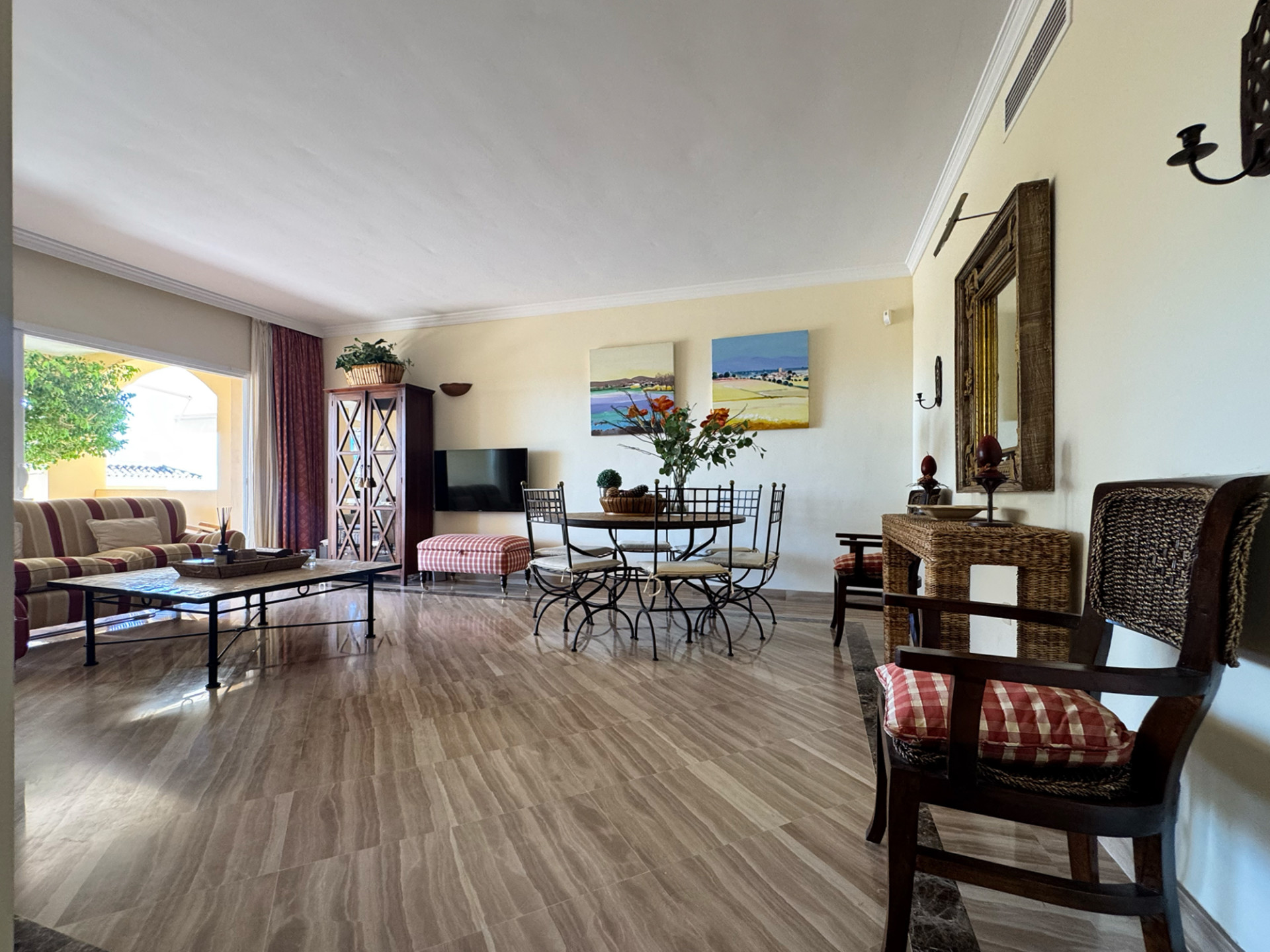 3 Bed, 3 Bath - Apartment for Sale in Cabopino, Marbella