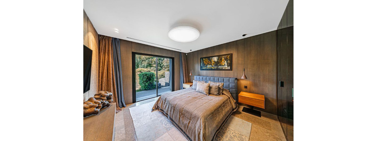 Casa de 8 Dormitorios y 10 Baños en venta en Guadalmina Baja, San Pedro de Alcántara