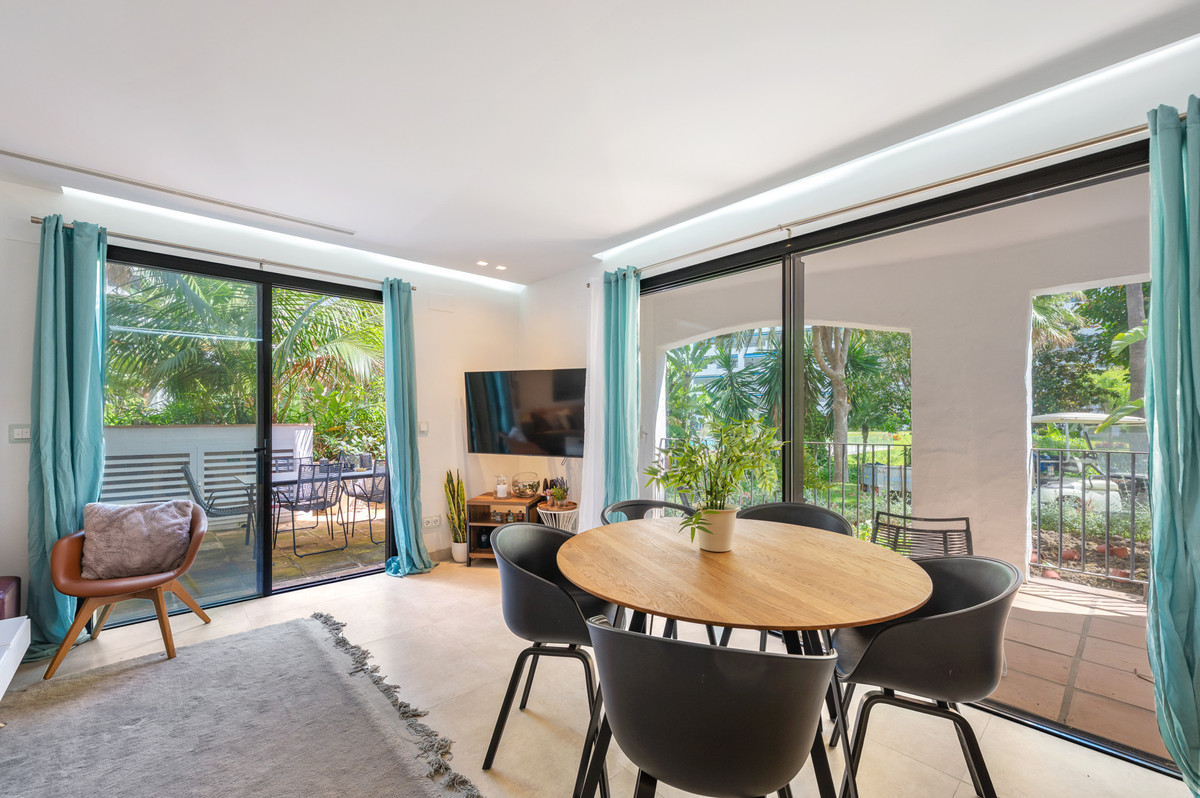 Piso de 3 Dormitorios en venta en Puerto Banús, Marbella