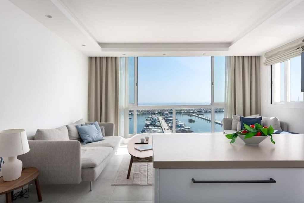 Ático de 2 Dormitorios en venta en Puerto Banús, Marbella