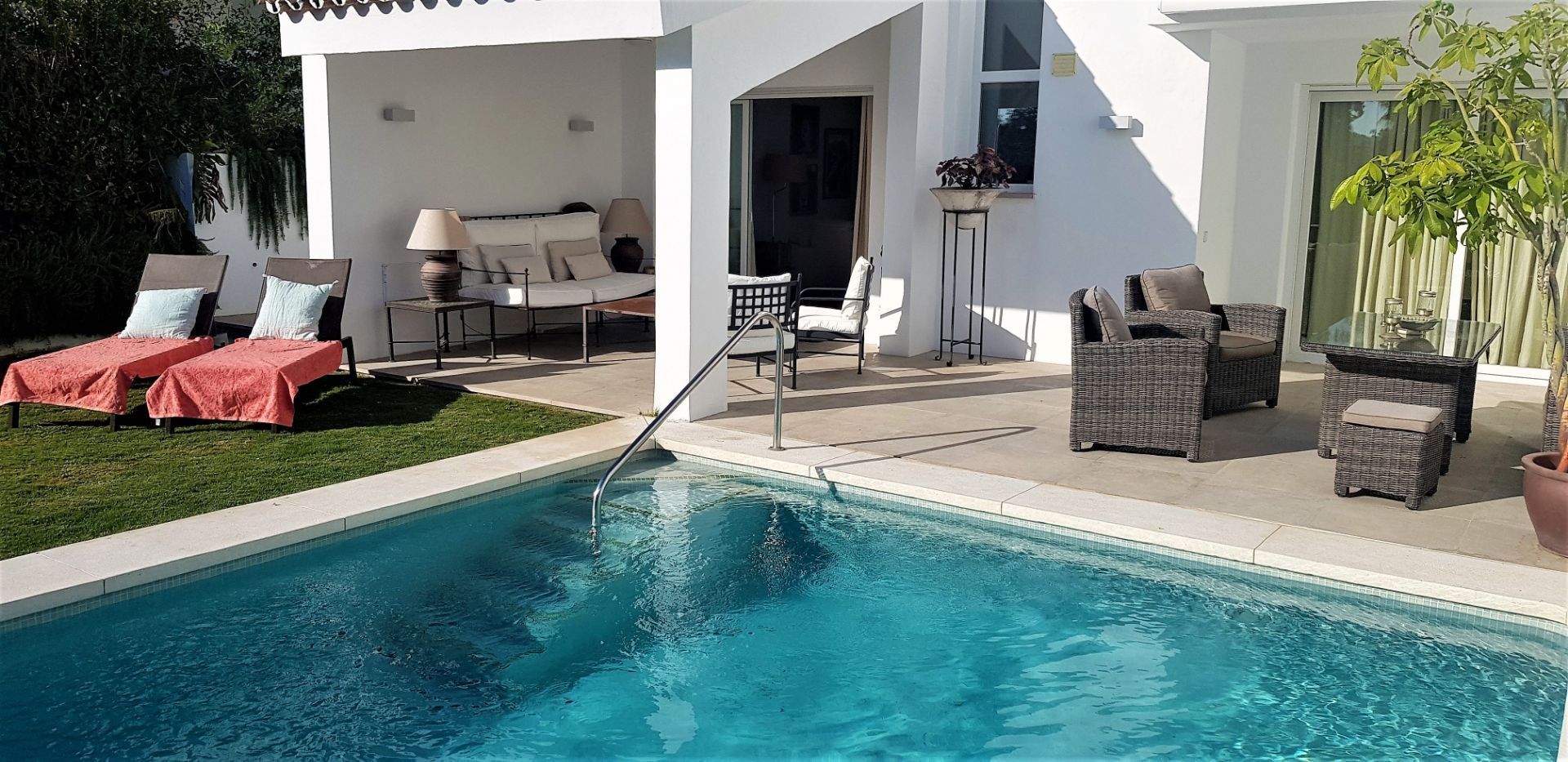 4 спални, 4 бани - Редова къща за продажба в Nueva Andalucia, Marbella