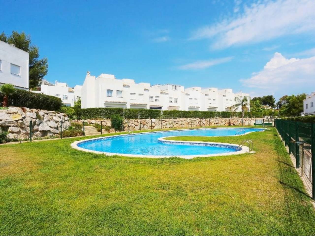 Casa Adosada de 3 Dormitorios y 2 Baños en alquiler vacacional en Salou