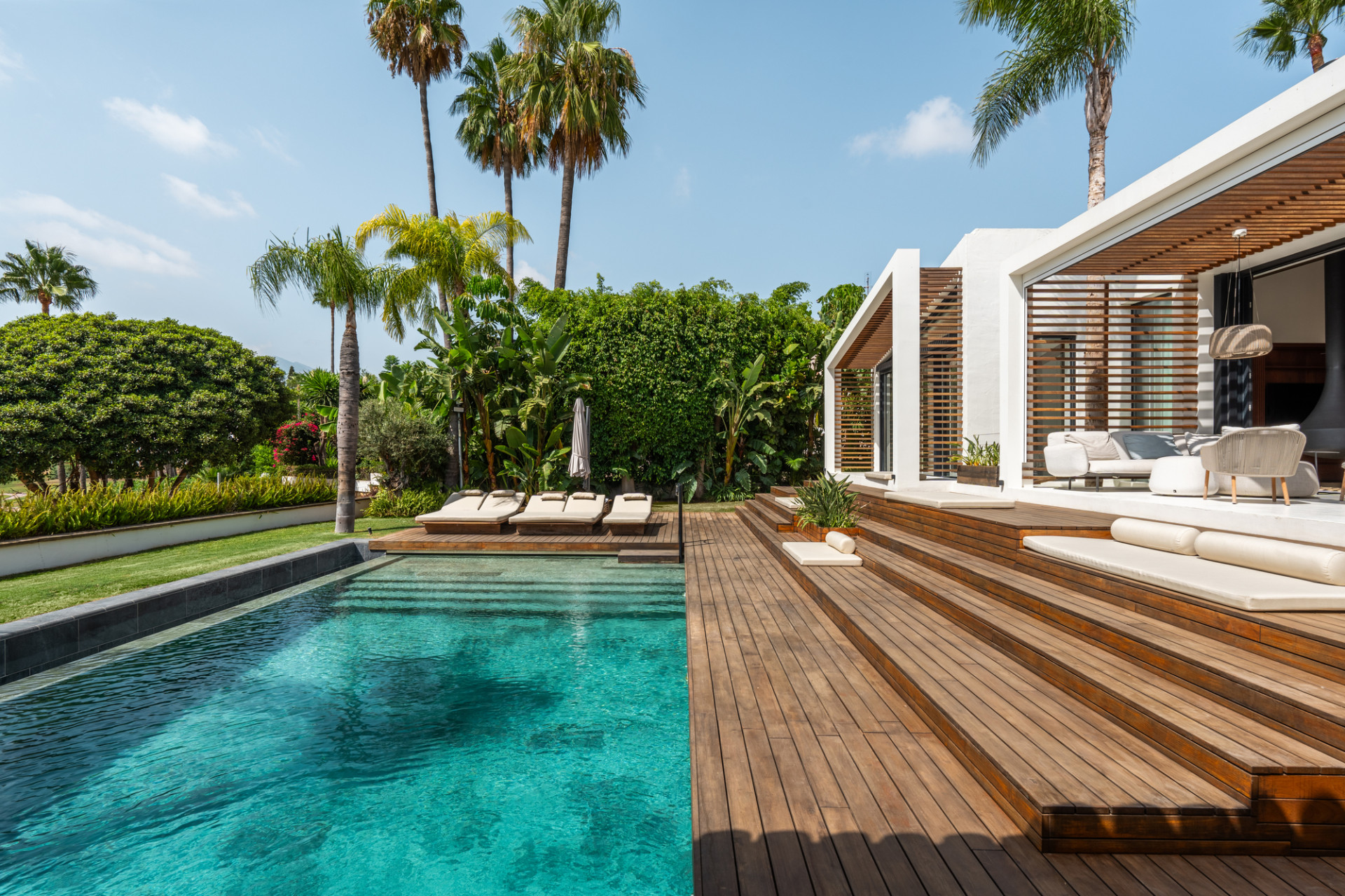 5 Slaapk., 7 Badk. - Villa te koop in Nueva Andalucia, Marbella
