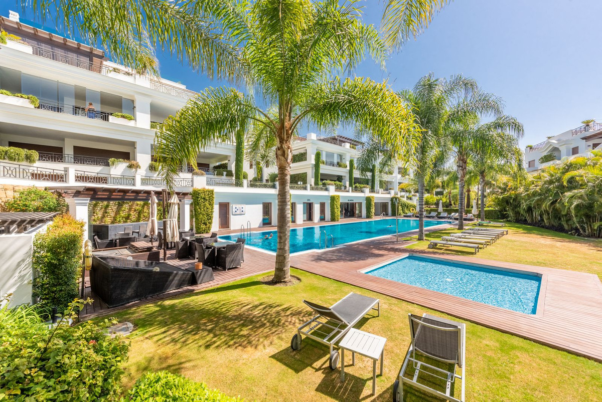 Piso de 3 Dormitorios en venta en Estepona