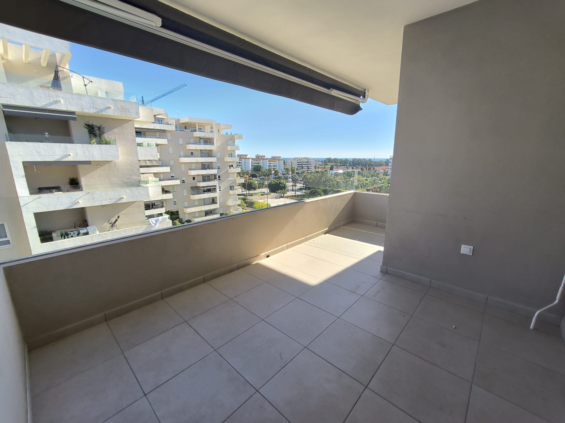 Piso de 3 Dormitorios y 2 Baños en alquiler en Nueva Andalucía, Marbella