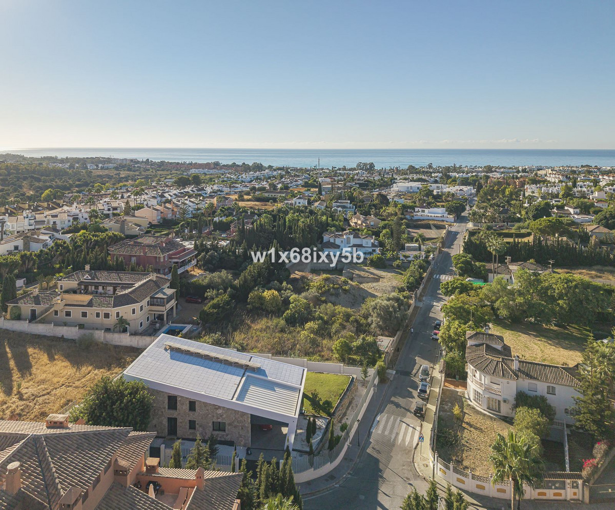 Участок для продажи в Estepona