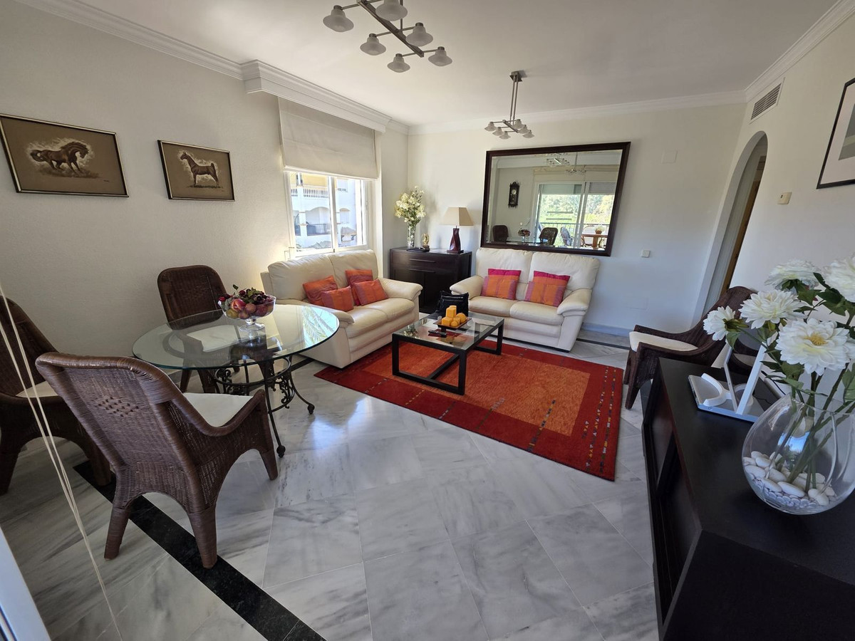 Piso de 3 Dormitorios en venta en Nueva Andalucía, Marbella