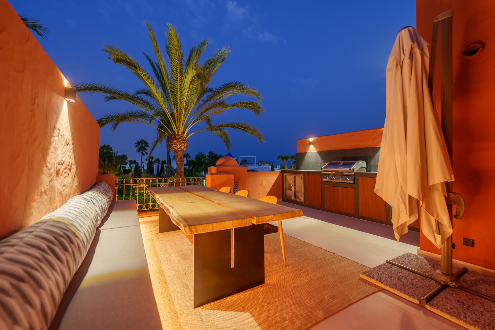 4 Bed, 3 Bath - Townhouse for Sale in Marbella Golden Mile