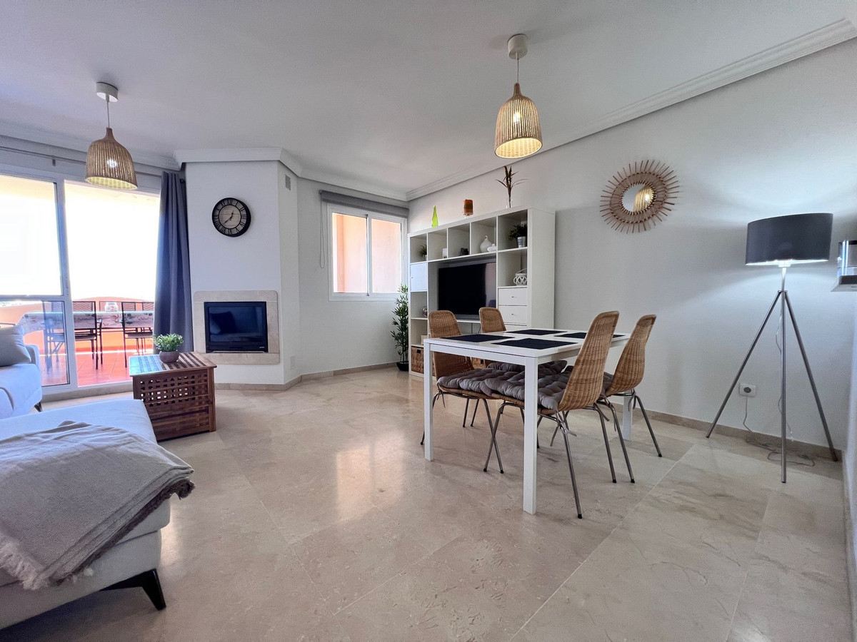 Piso de 2 Dormitorios y 2 Baños en venta en Manilva