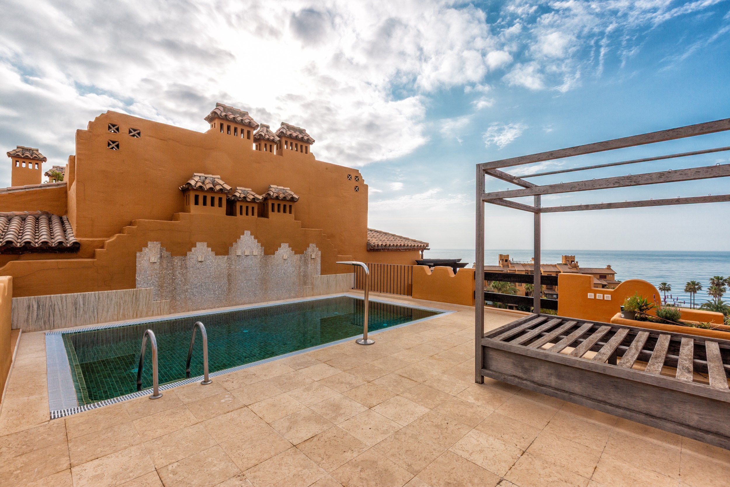 4 кровать 4 ванна Пентхаус для продажи в New Golden Mile, Estepona
