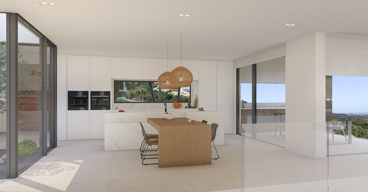 4 Bed - Villa for Sale in Los Monteros, Marbella