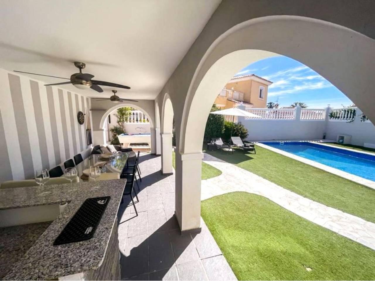 Casa Adosada de 3 Dormitorios y 2 Baños en alquiler vacacional en El Pinillo, Torremolinos