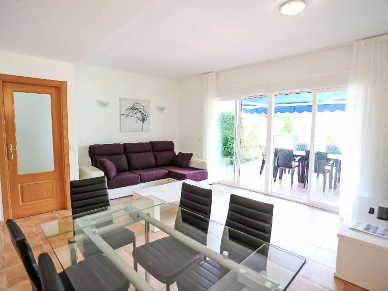 Casa Adosada de 3 Dormitorios y 2 Baños en alquiler vacacional en Salou