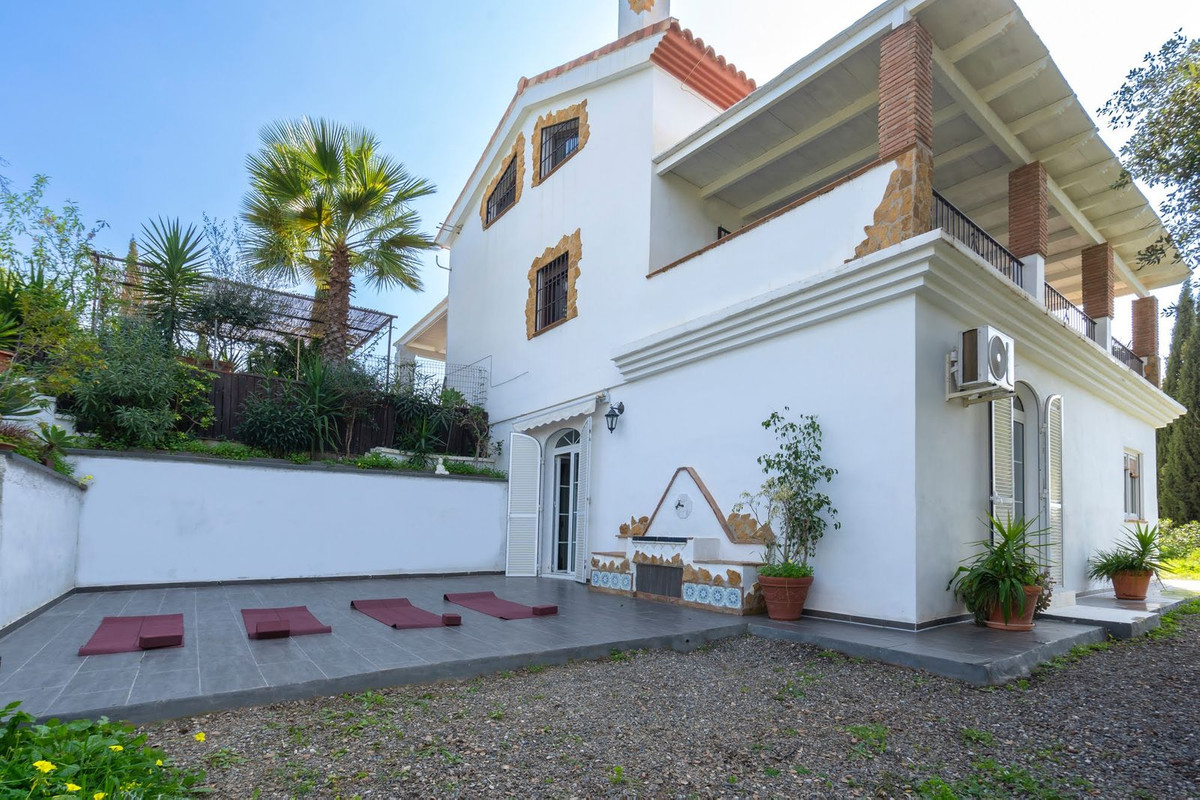 Casa de 3 Dormitorios y 3 Baños en venta en Coin