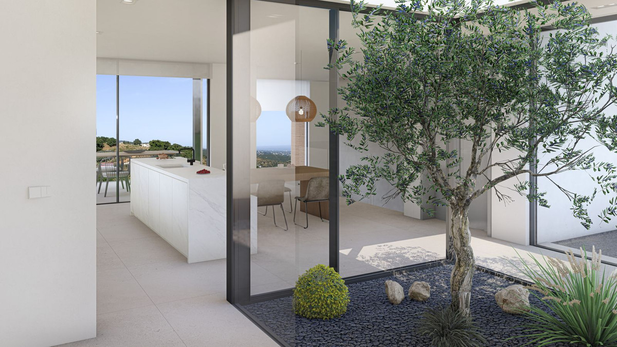 4 Bed - Villa for Sale in Los Monteros, Marbella