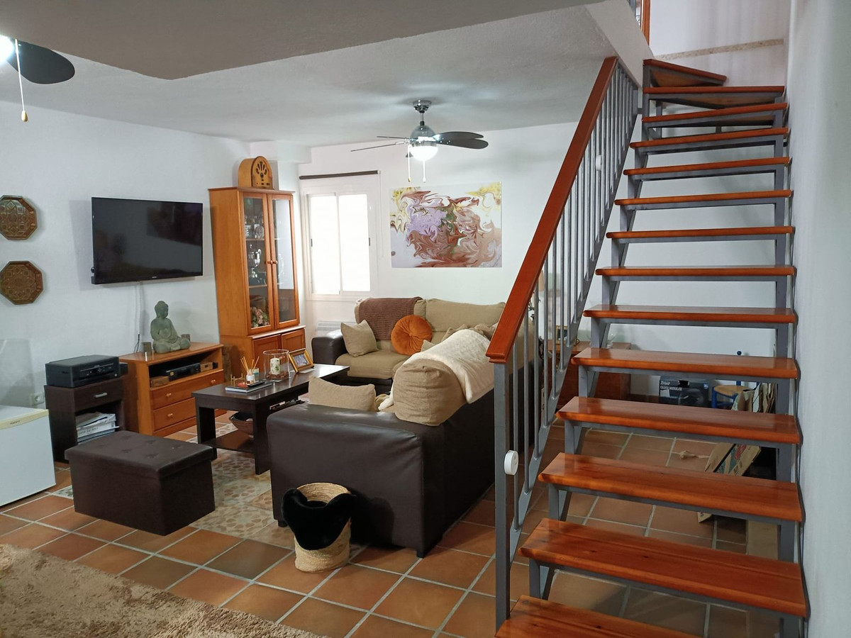 Casa Adosada de 3 Dormitorios y 2 Baños en venta en Guadiaro