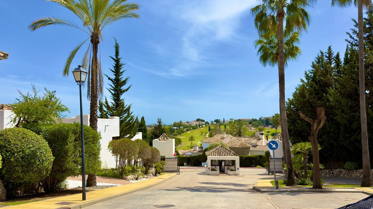 3 Bed, 4 Bath - Penthouse for Rent in Benahavis