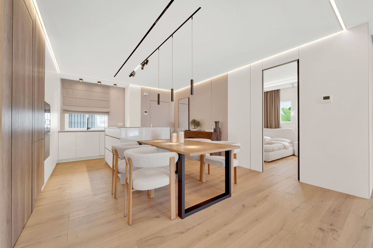 3 Bed, 3 Bath - Apartment for Sale in Nagueles, Marbella