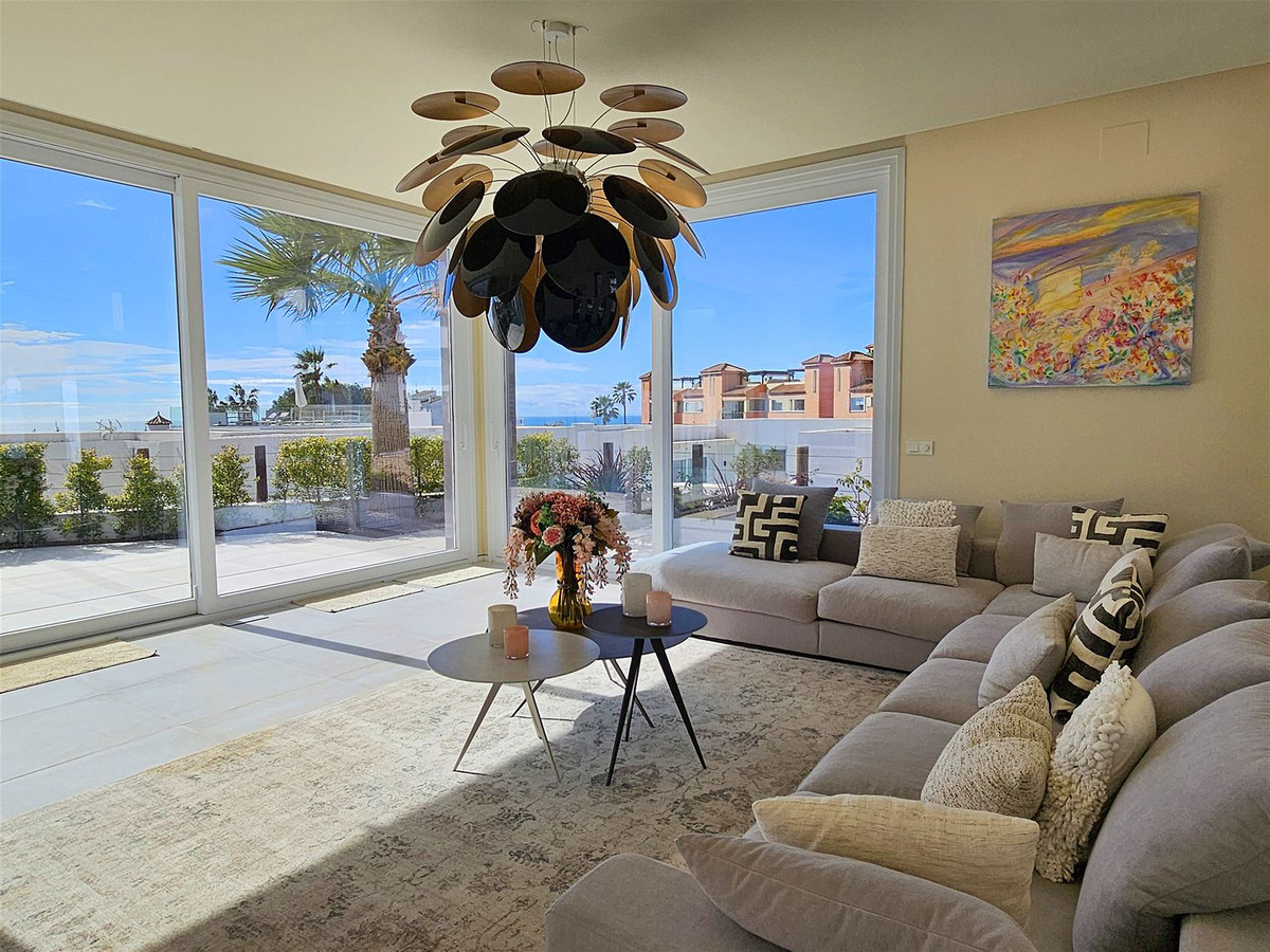 5 Bed, 5 Bath - Villa for Sale in Riviera del Sol, Mijas