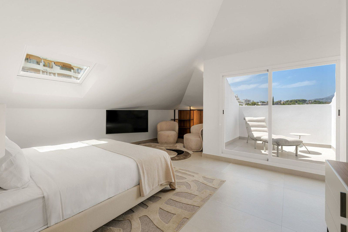 Ático de 3 Dormitorios en venta en Nueva Andalucía, Marbella