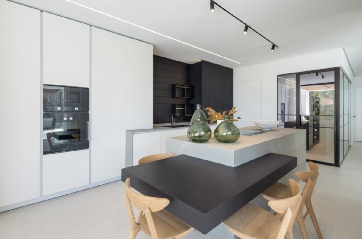 Casa de 6 Dormitorios en venta en La Quinta, Benahavís