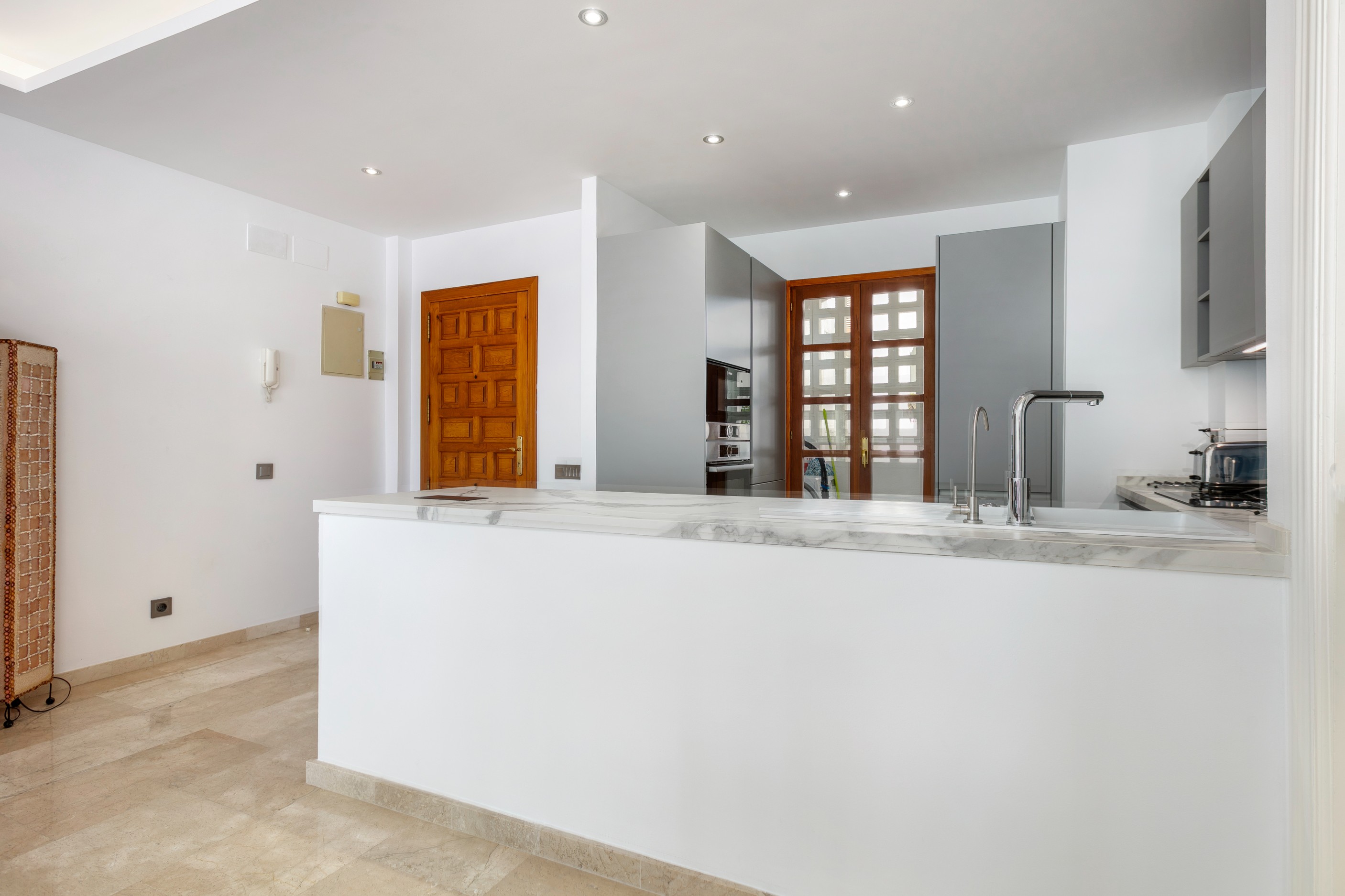 Ático de 3 Dormitorios y 2 Baños en alquiler vacacional en Milla de Oro, Marbella