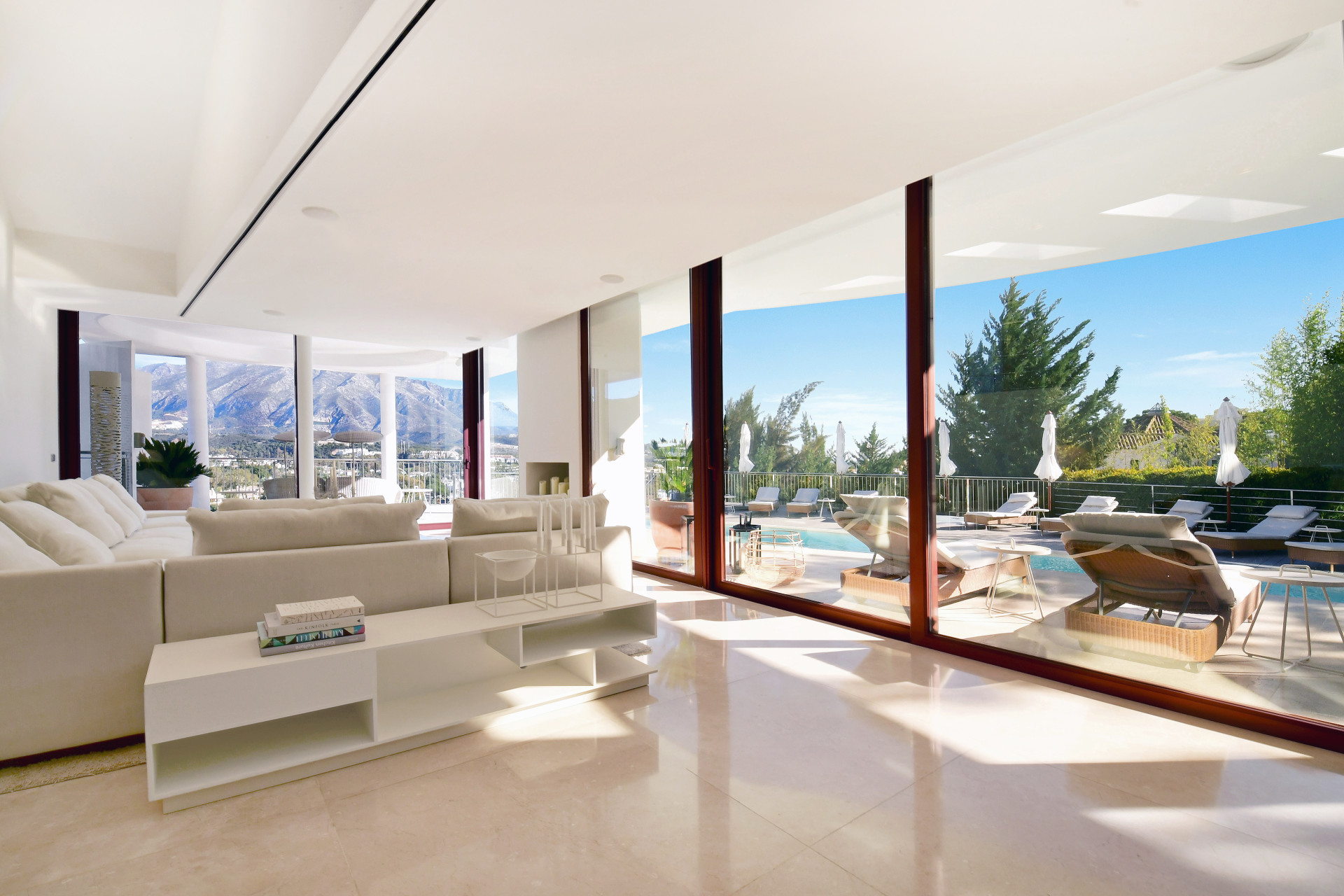 Casa de 7 Dormitorios y 6 Baños en alquiler vacacional en Nueva Andalucía, Marbella
