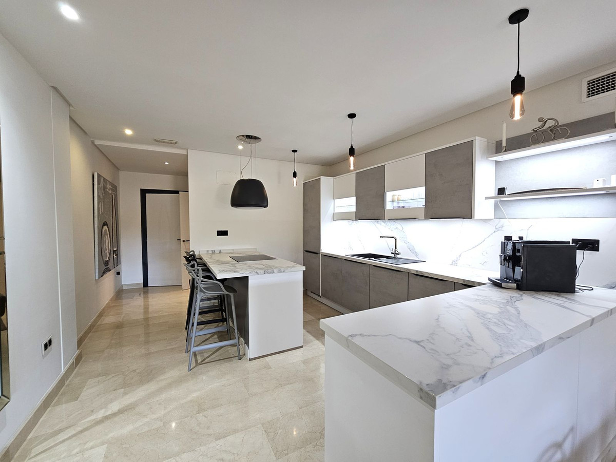 Piso de 3 Dormitorios y 2 Baños en venta en Puerto Banús
