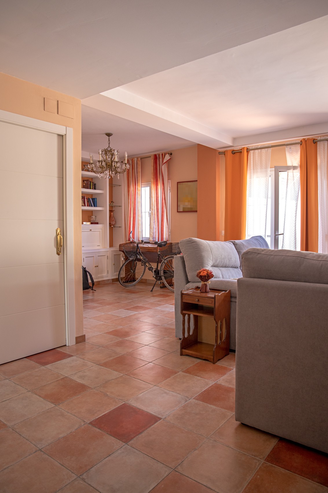 Casa Adosada de 5 Dormitorios en venta en Gelves