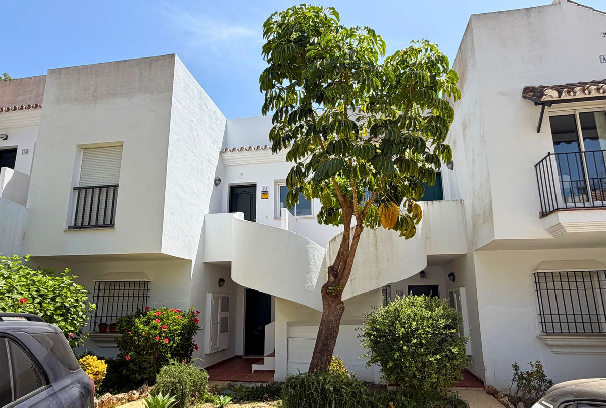 Ático de 2 Dormitorios en venta en Nueva Andalucía, Marbella