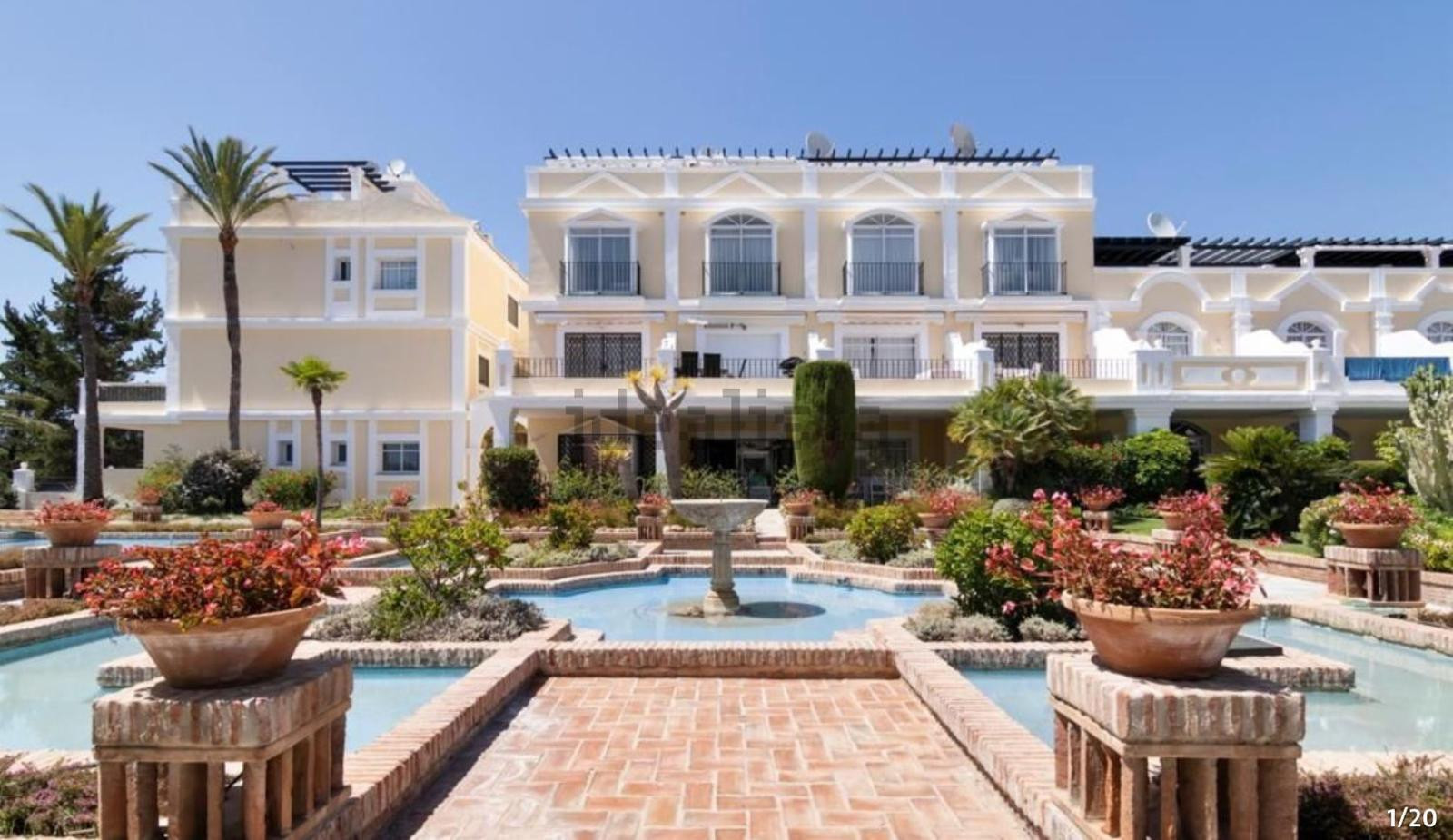 Casa de 3 Dormitorios en alquiler en Nueva Andalucía, Marbella