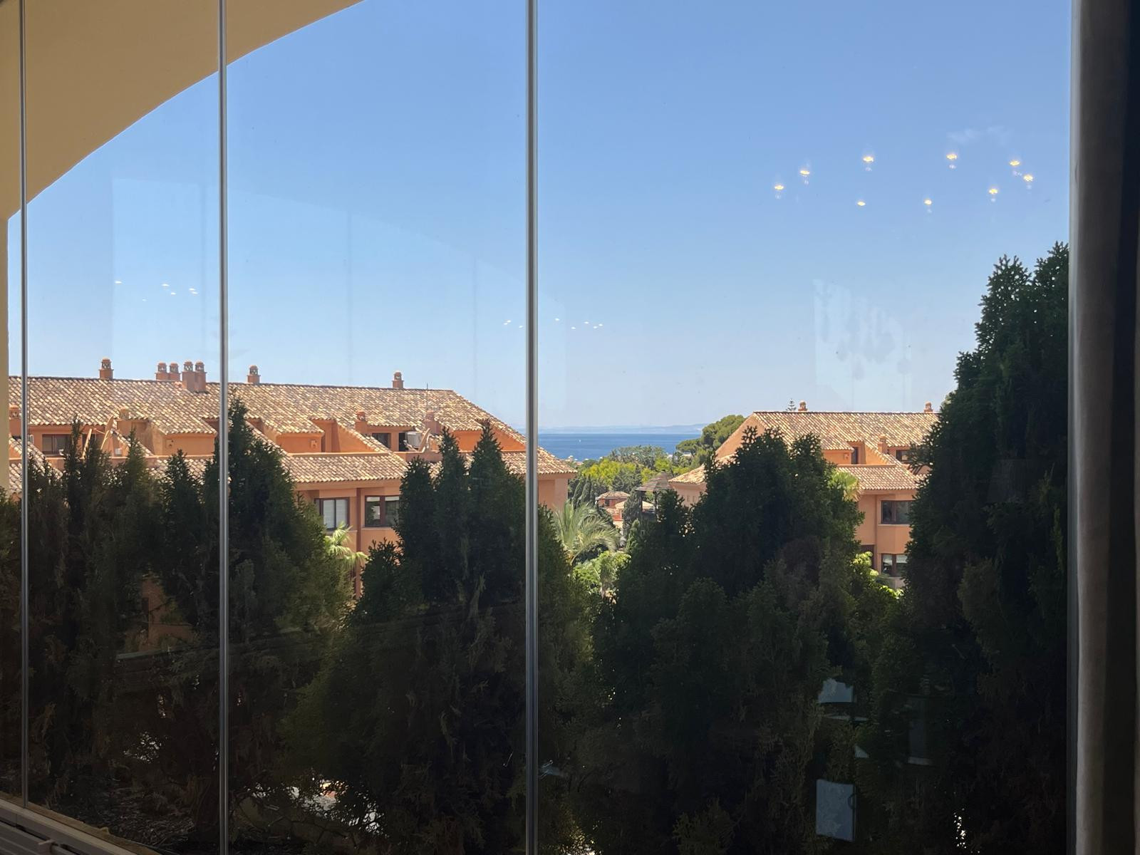 Ático de 3 Dormitorios y 3 Baños en venta en Bahía de Marbella