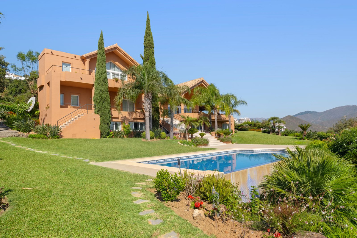 La Mairena, Marbella