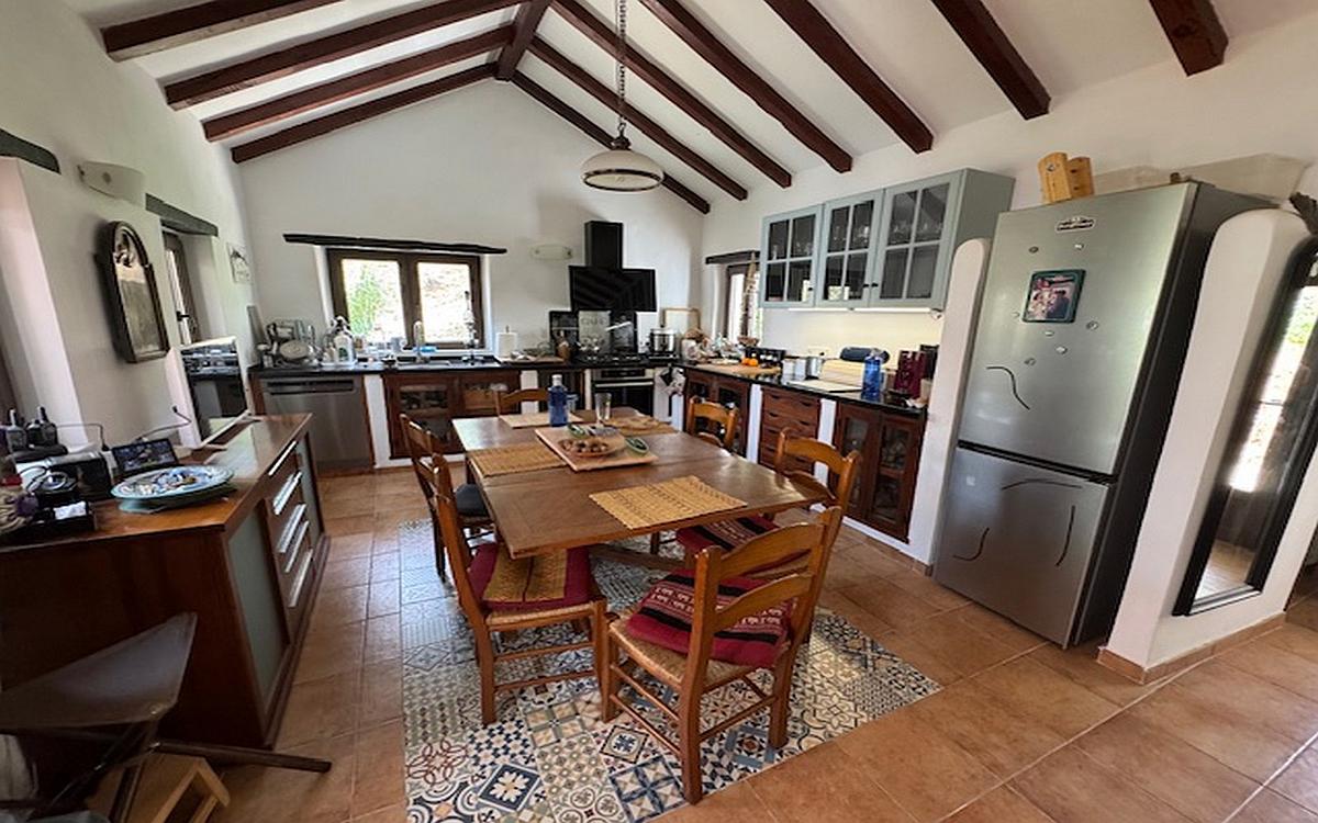 Casa de 3 Dormitorios y 3 Baños en venta en Casares
