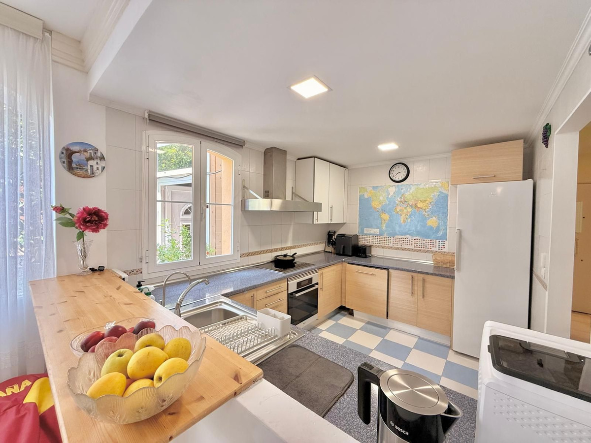 Casa Adosada de 5 Dormitorios y 3 Baños en venta en Riviera del Sol, Mijas