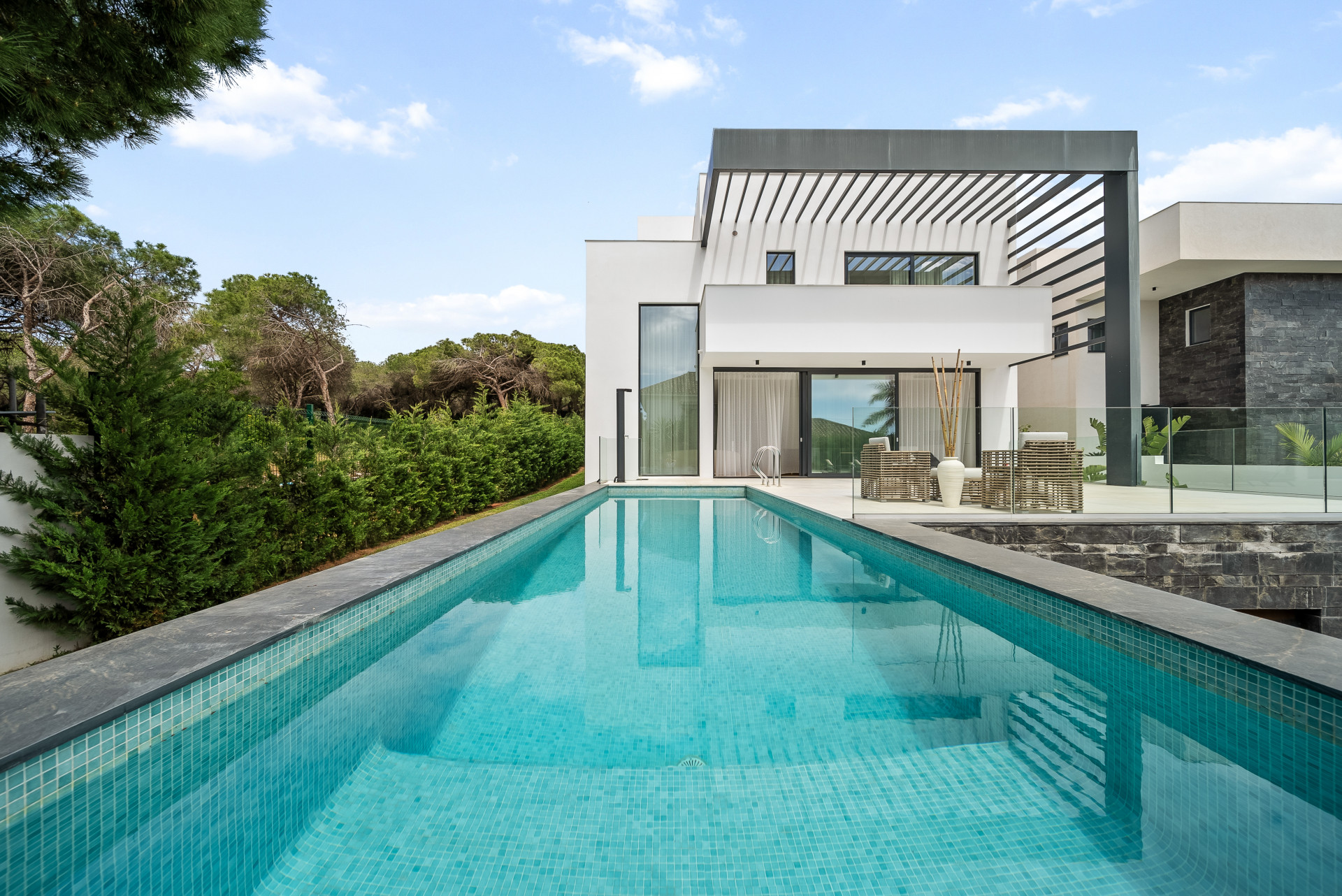 Casa de 6 Dormitorios y 6 Baños en venta en Marbesa, Marbella