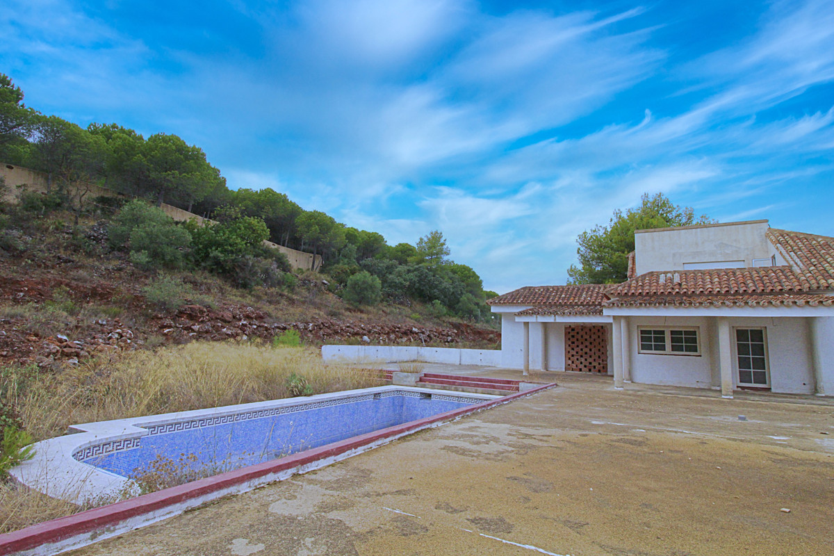 Casa de 9 Dormitorios en venta en Alhaurin el Grande