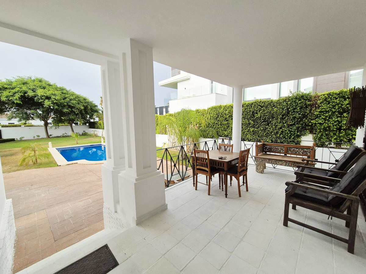 4 спални, 4 бани - Вила за продажба в Guadalmina Baja, San Pedro de Alcántara
