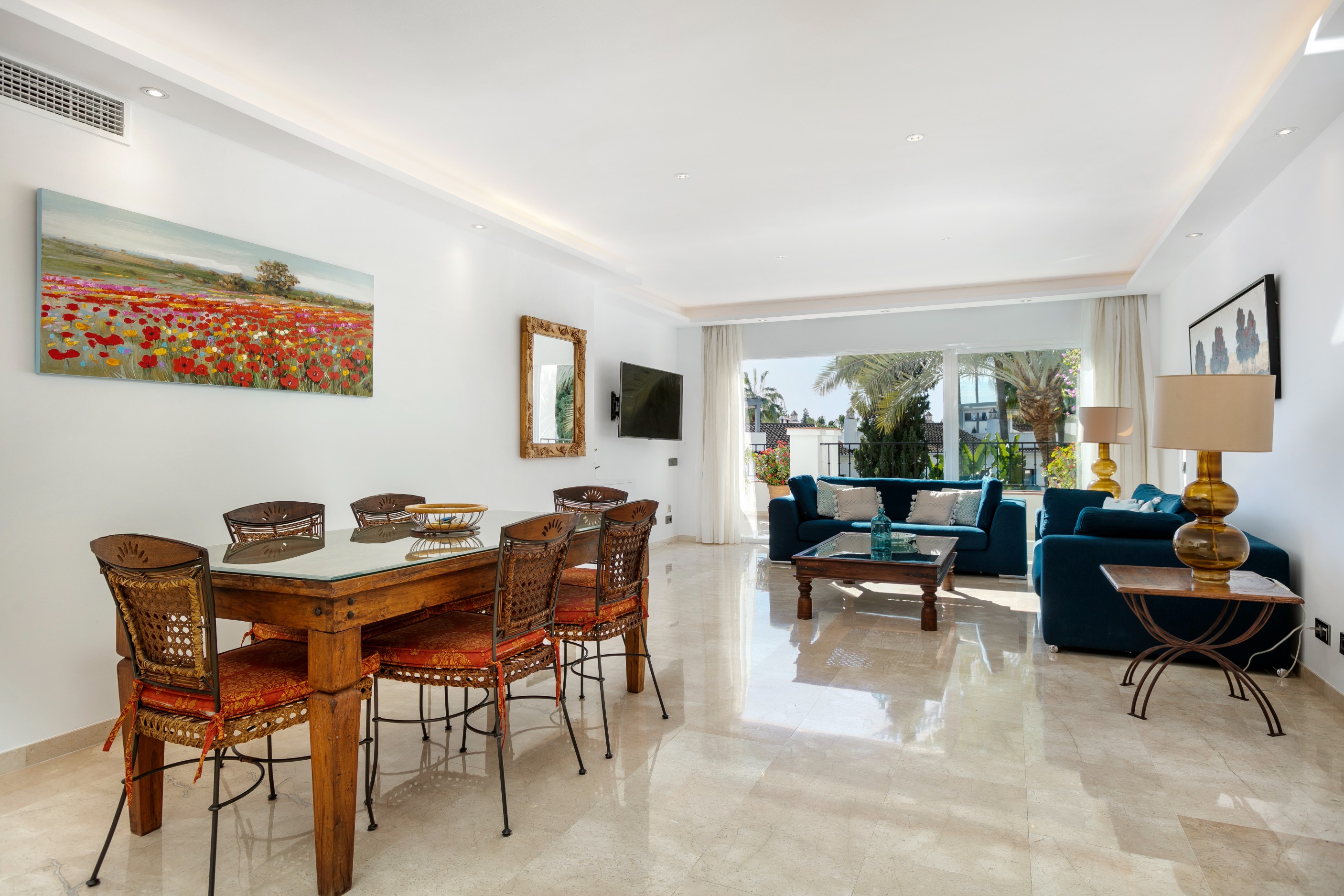 Ático de 3 Dormitorios y 2 Baños en alquiler vacacional en Milla de Oro, Marbella