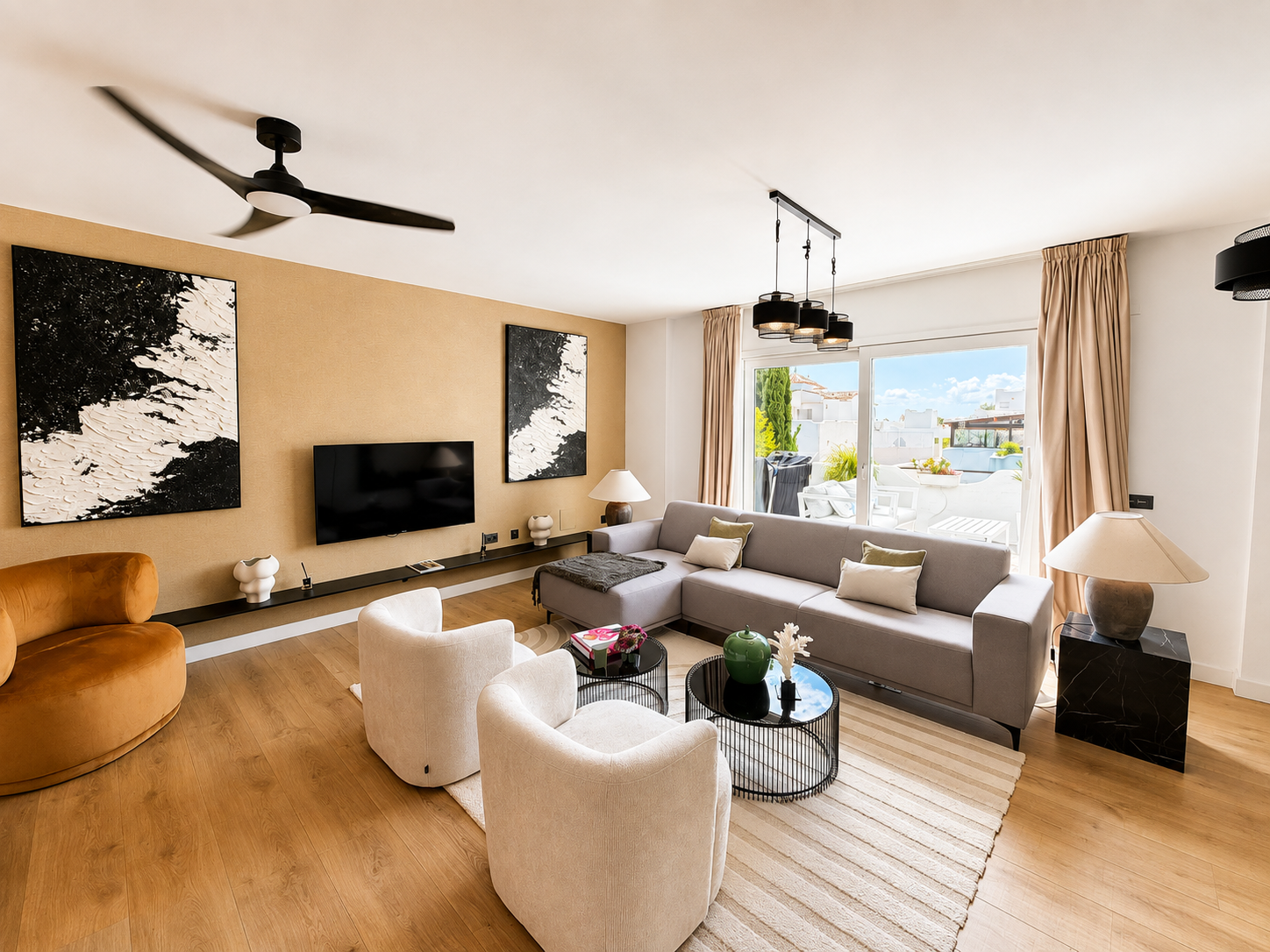 4 Bed, 3 Bath - Penthouse for Sale in Marbella Golden Mile