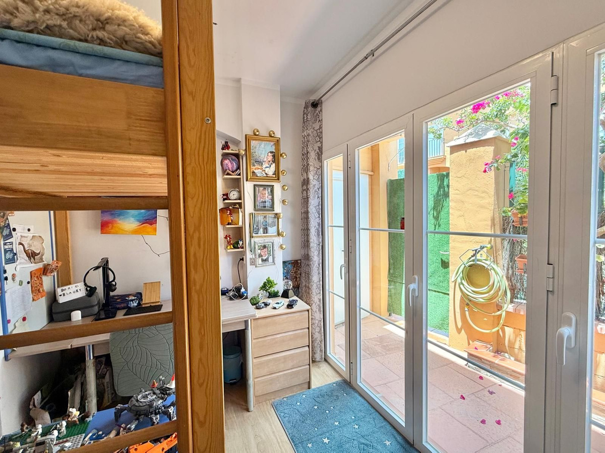 Casa Adosada de 5 Dormitorios y 3 Baños en venta en Riviera del Sol, Mijas