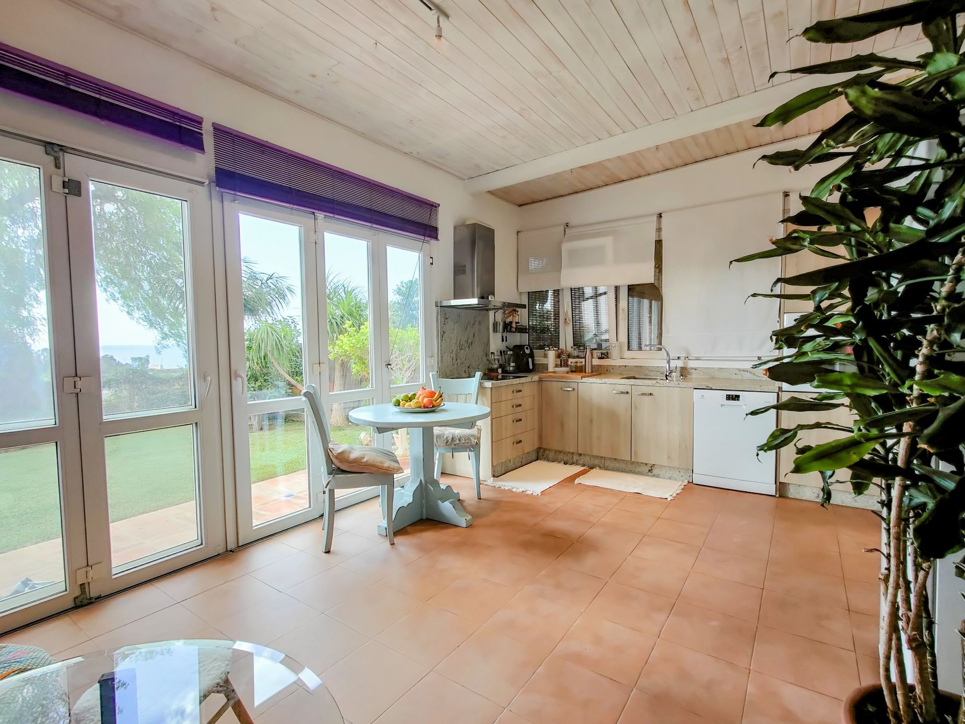 Casa de 3 Dormitorios y 6 Baños en venta en Río Real, Marbella