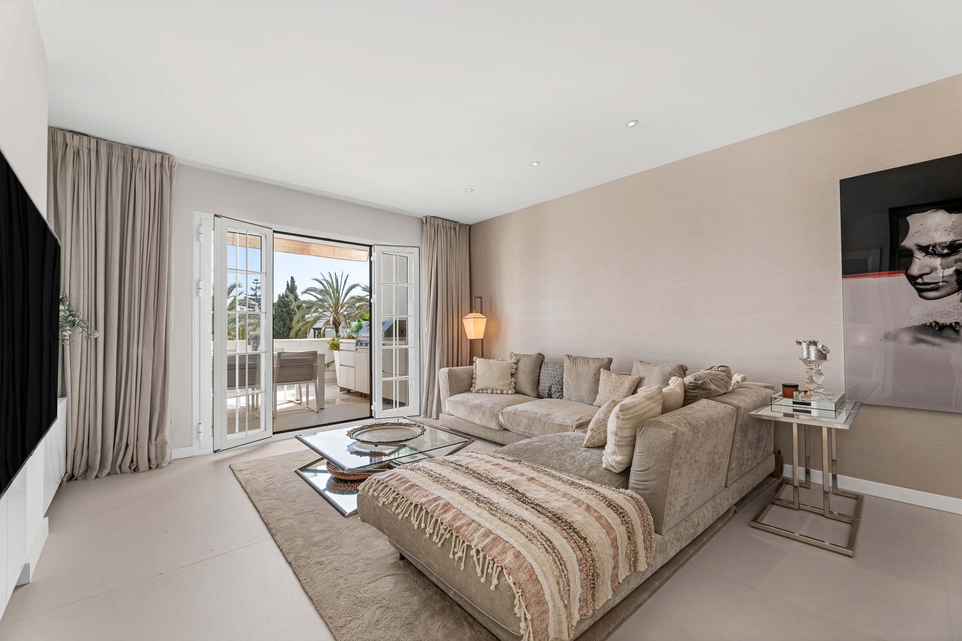 Piso de 3 Dormitorios en venta en Milla de Oro, Marbella